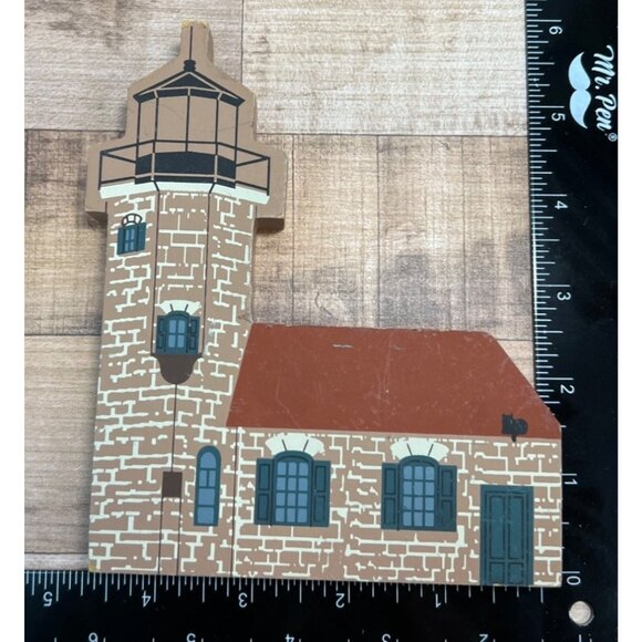 Handcrafted Lighthouse Wooden Shelf Sitter By Cat’s Meow  1992 - Picture 1 of 2